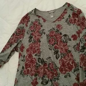 Tunic with 3/4 inch length sleeves